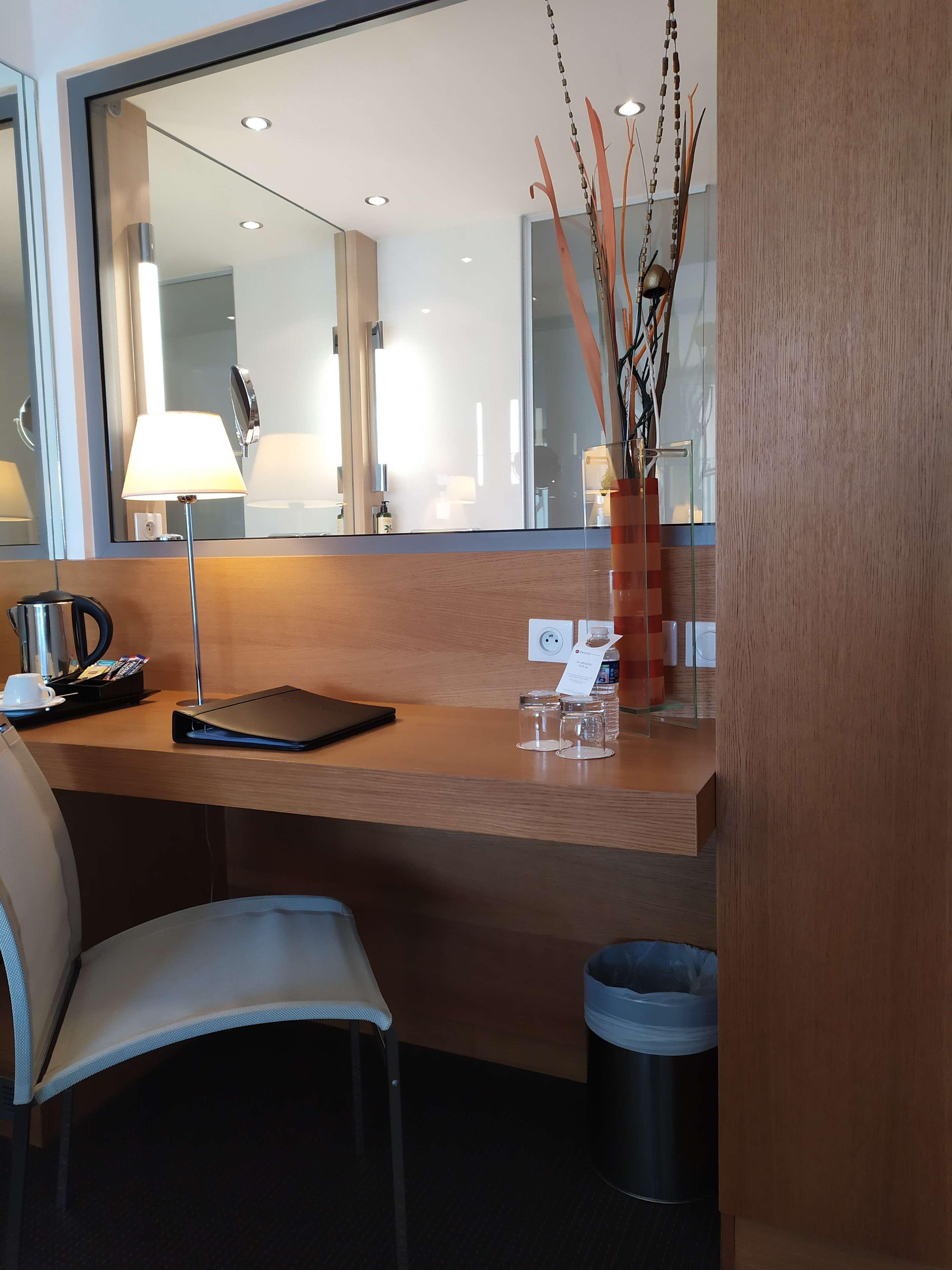 Hotel Western Premier Du Vieux-port 4*
