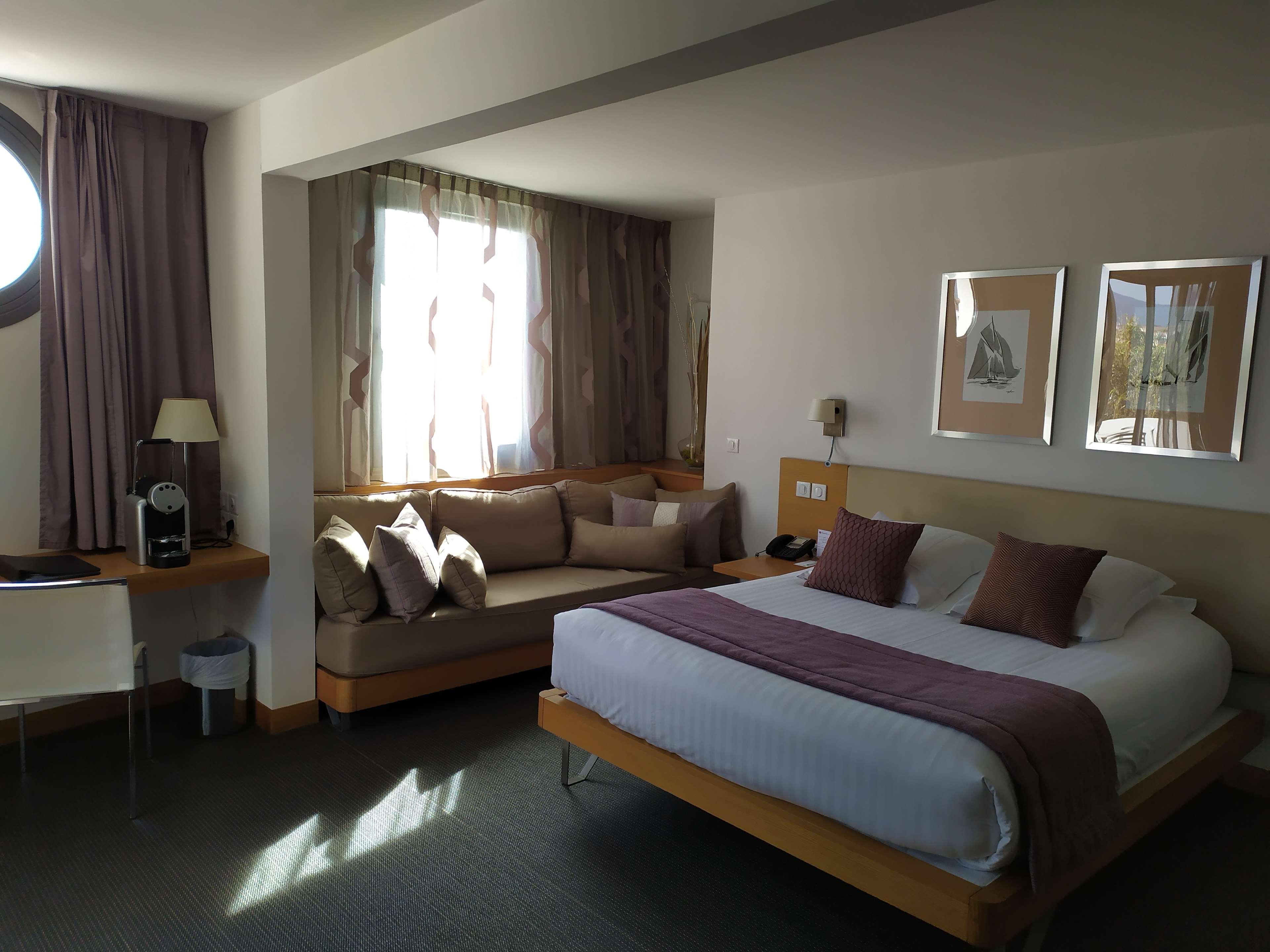 Western Premier Du Vieux-port Hotel 4*