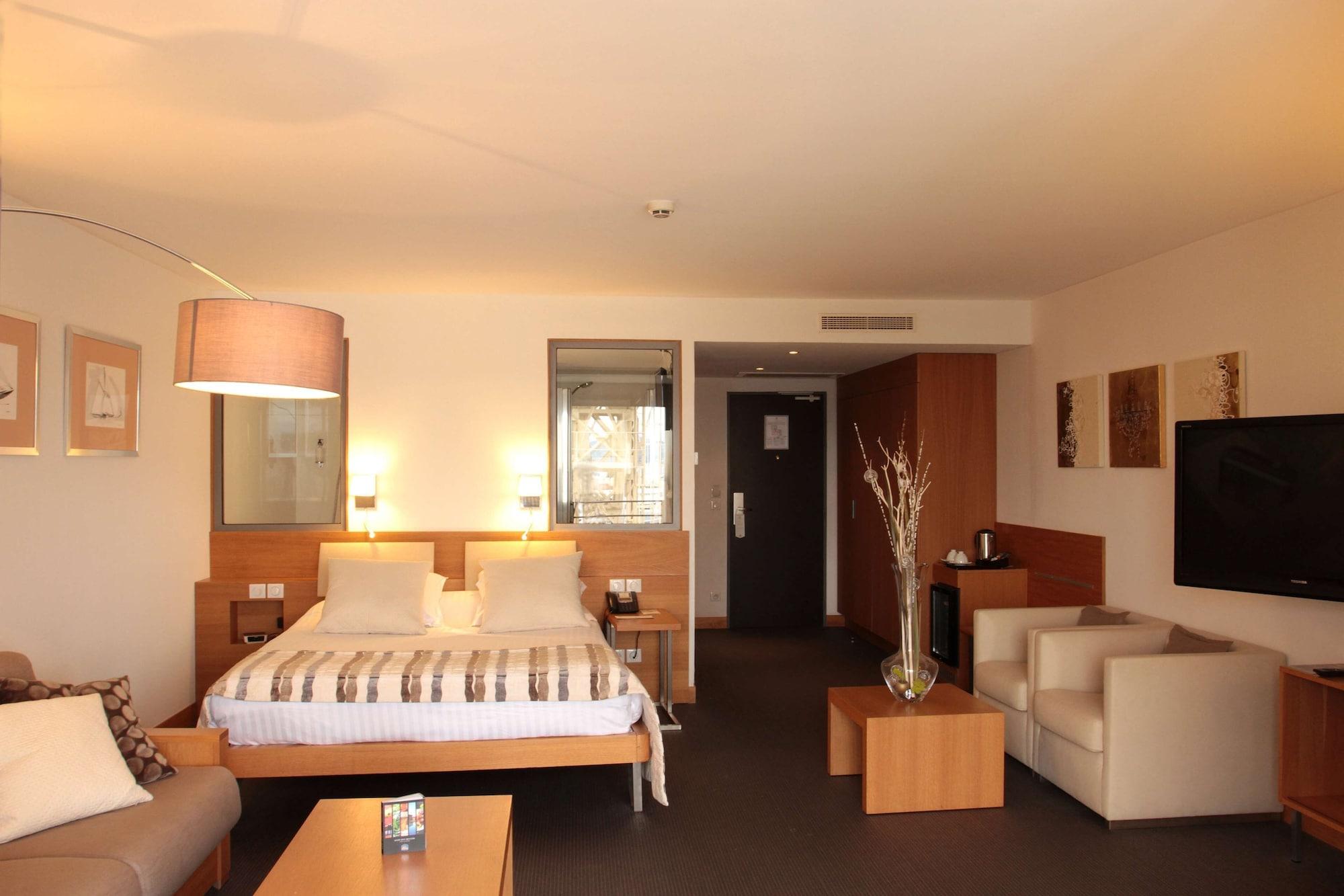 Western Premier Du Vieux-port Hotel 4*